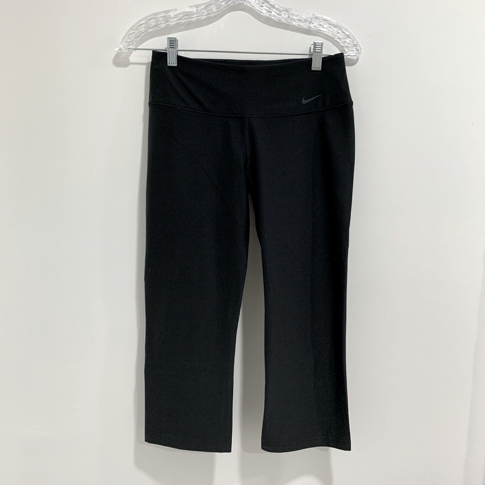 Nike knee leggings